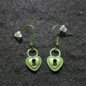 Green Key Hole Heart Earring 