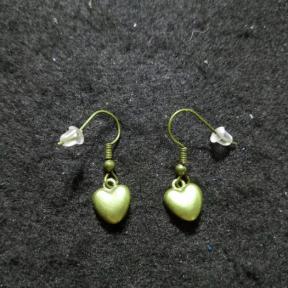 Green Smooth Heart Earring